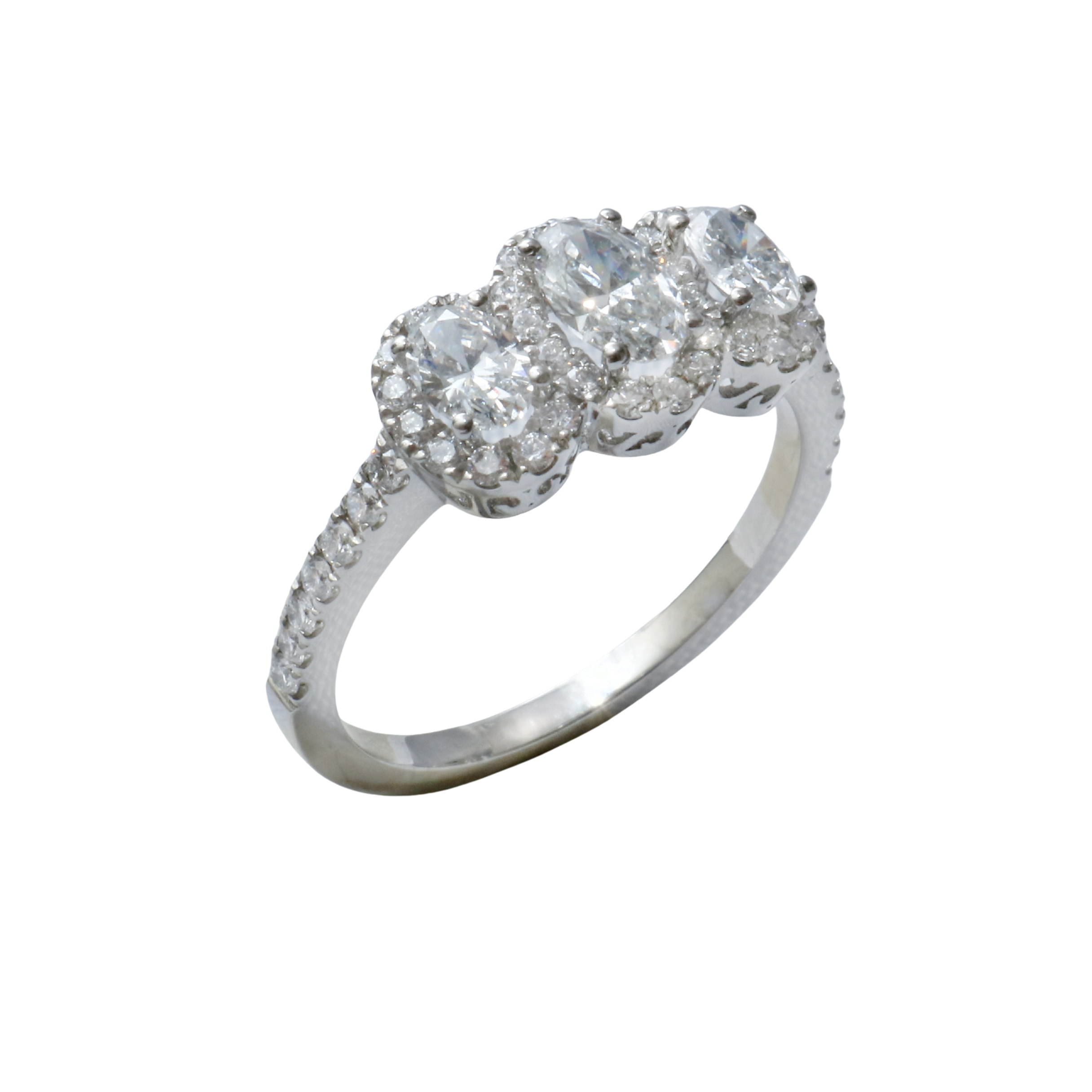 Anillo Platino Brillantes Oval.