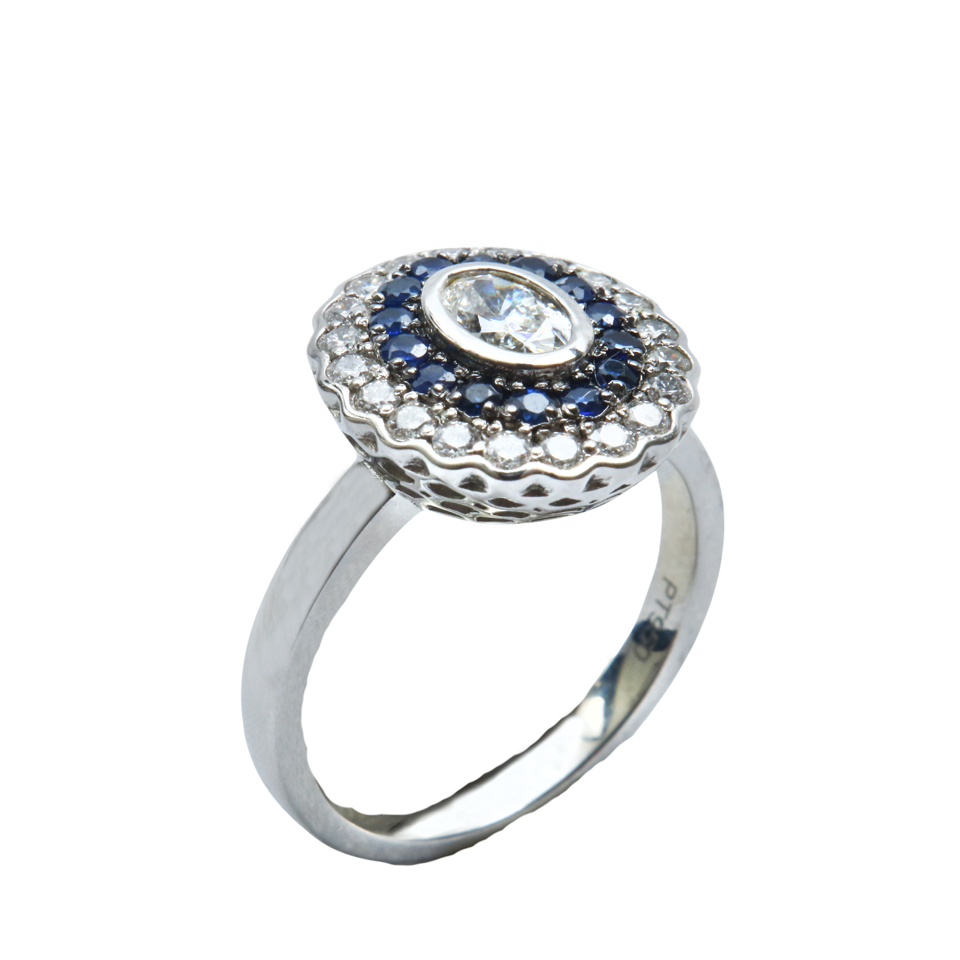Anillo Platino Zafiro y Brillantes Oval.